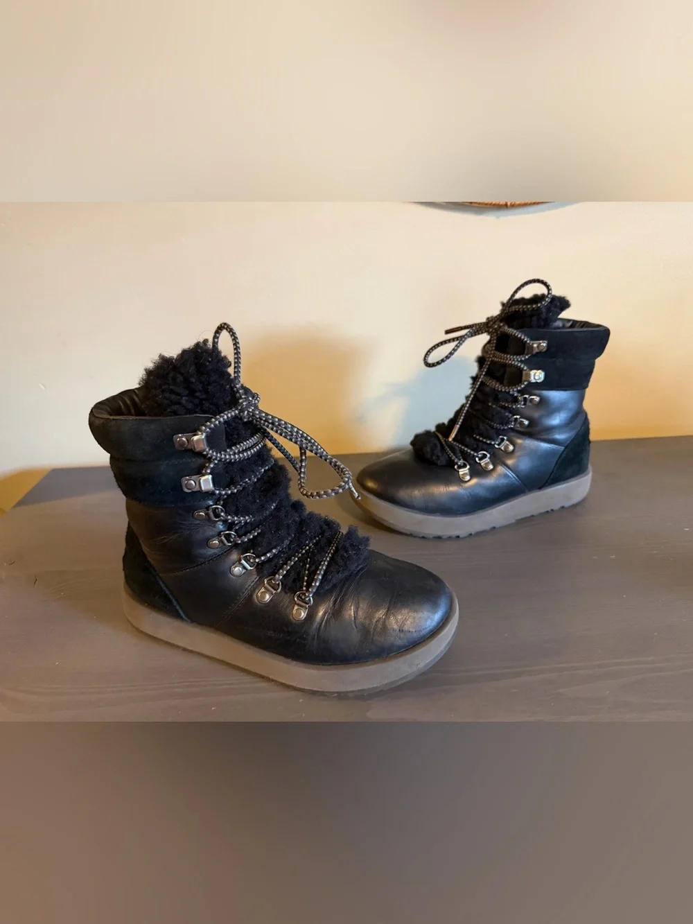 UGG Viki Black Lace-Up Winter Waterproof Winter Boots